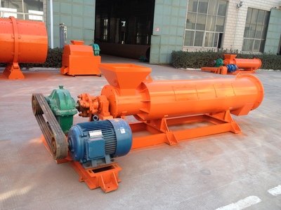 內(nèi)外旋造粒攪齒轉(zhuǎn)鼓二合一有機肥造粒機