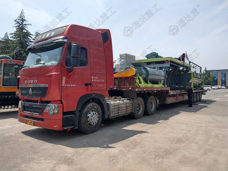 有機肥生產線設備裝車完畢，即將發往安徽安慶